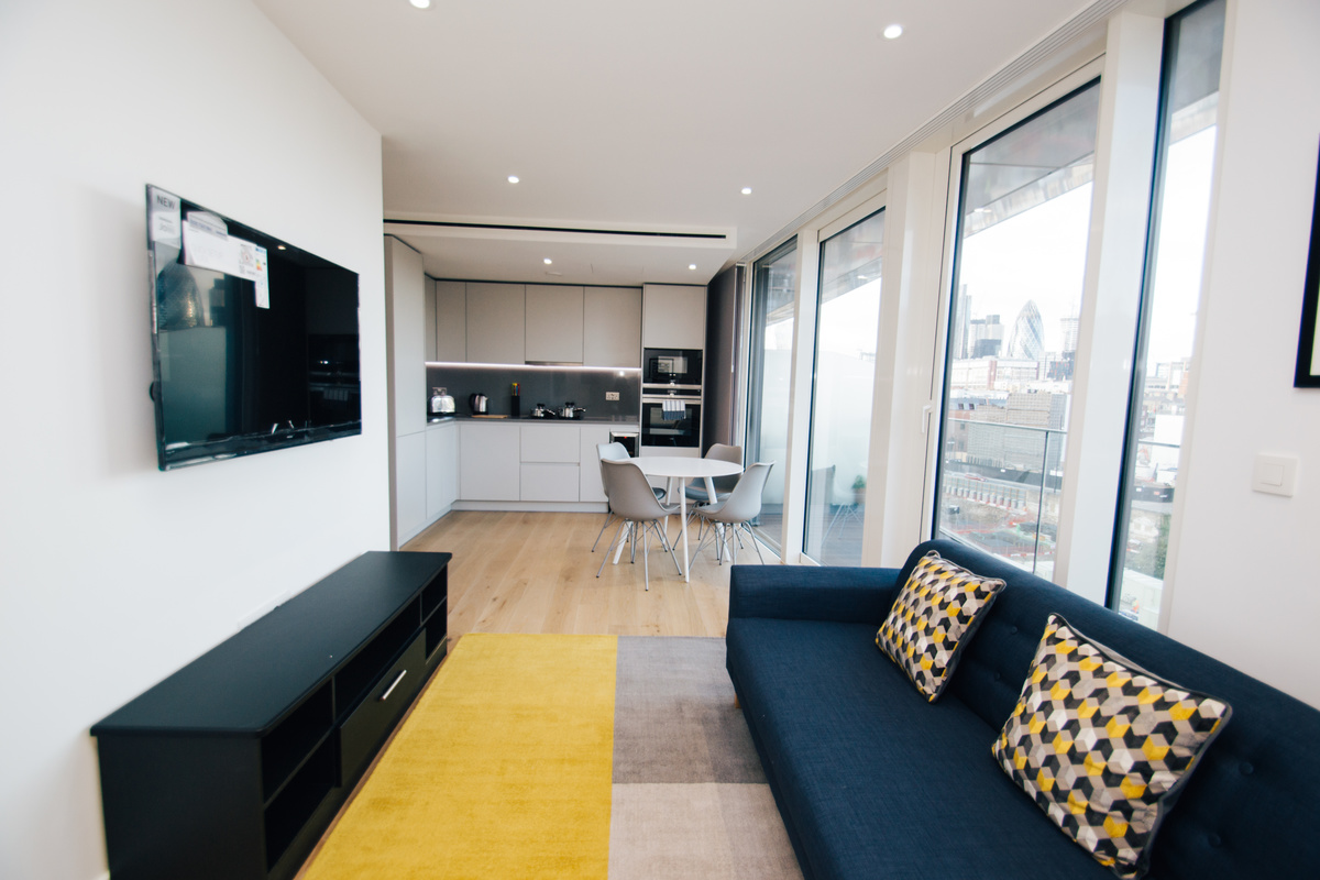 Bright open-plan London apartment